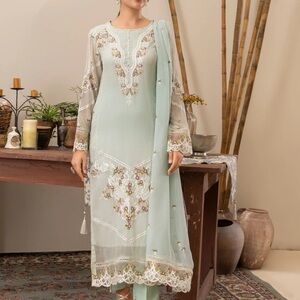 Elegant Embroidered Dress with Dupatta